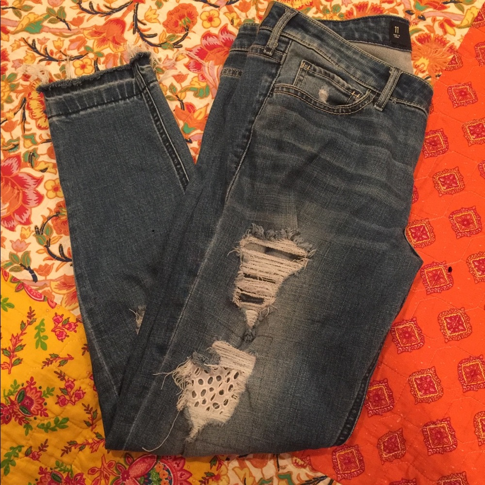 Hollister Distressed Lace Cropped Jeans